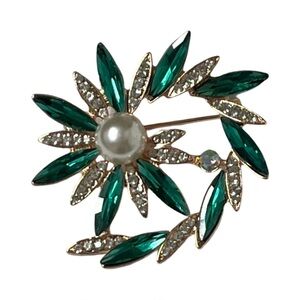 Brooch, NIP, Vintage style of white & green rhinestones swirl on golden red tone